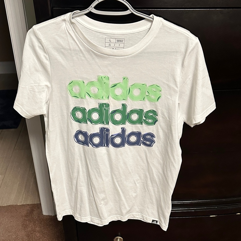 Youth boys Adidas graphic tee, size L.